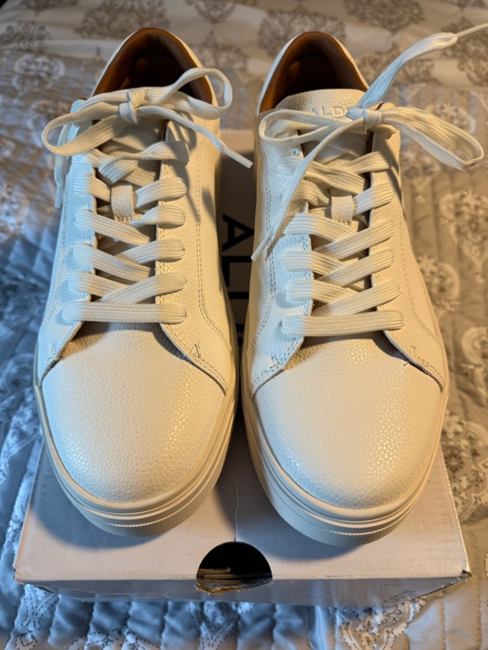 Aldo Willio Men's Size 10 White Cream Leather Low-Top Sneakers